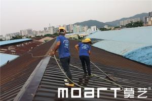 彩鋼瓦屋面出現(xiàn)漏水和生銹，該如何修復(fù)翻新？