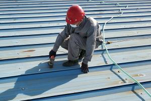 廠房彩鋼瓦除銹翻新如何處理