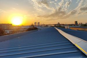 工業(yè)廠房彩鋼瓦翻新怎樣進行隔熱保溫處理